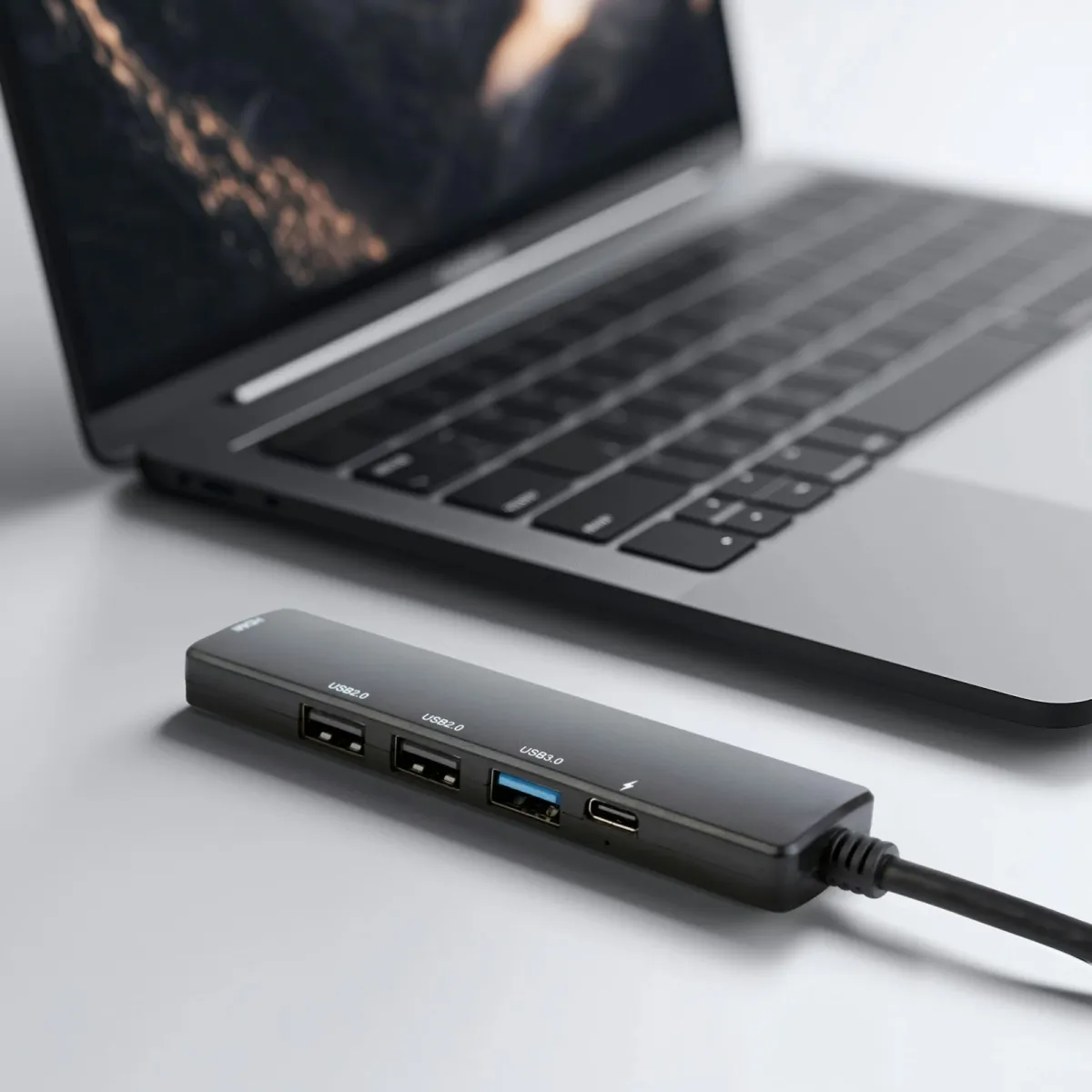DELIGHT Multifunkciós USB Hub fekete