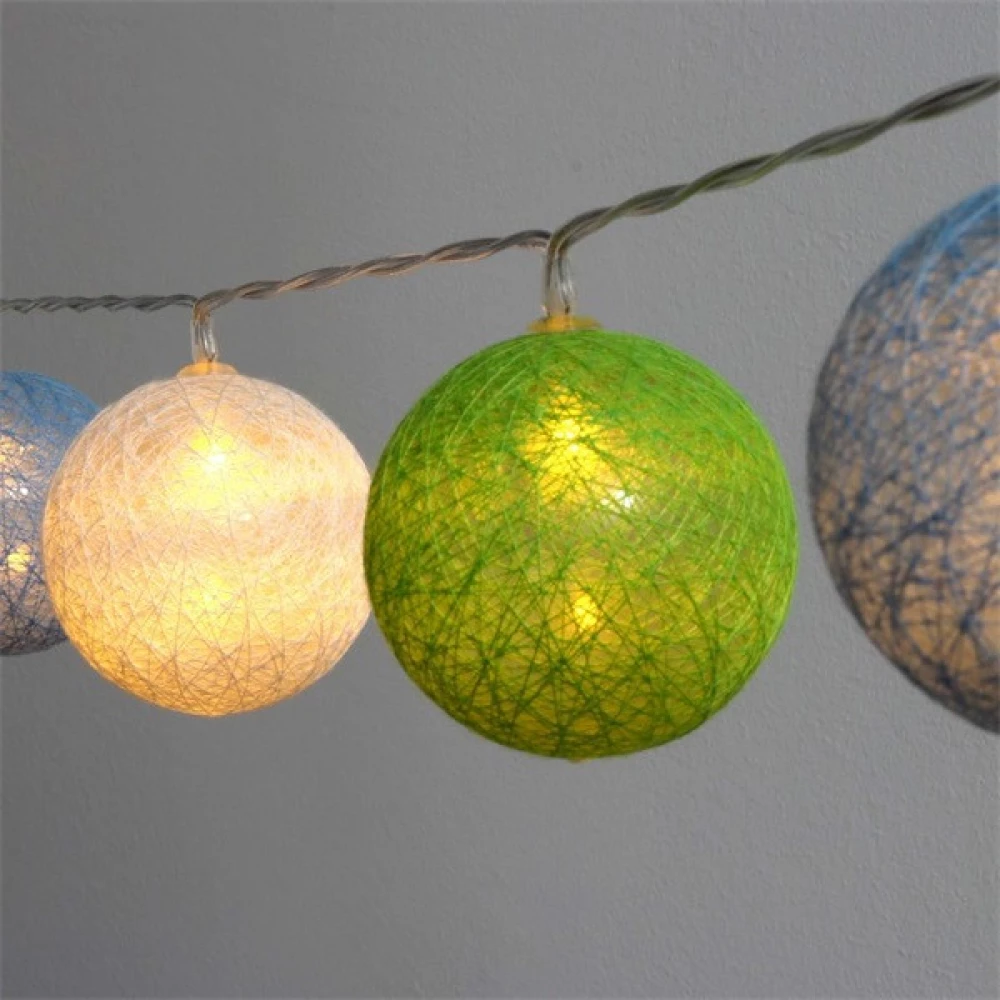 IRIS Gömb alakú 6cm/színes fonott/15m/zöld-kék-fehér/10db LED-es/USB-s fénydekoráció